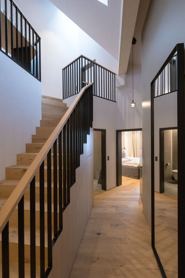 Two-Level Penthouse with Private Sauna – photo 4 sur 11