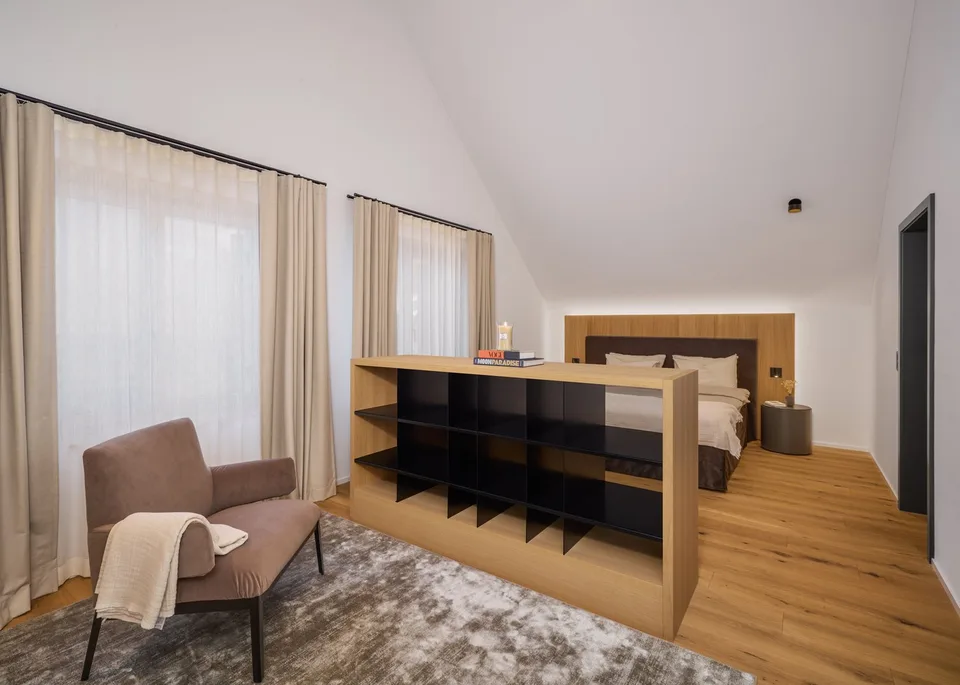 Two-Level Penthouse with Private Sauna – photo 10 sur 11