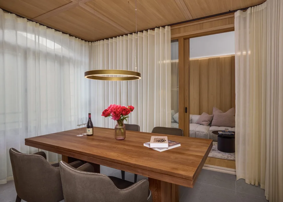 Two-Level Penthouse with Private Sauna – photo 5 sur 11