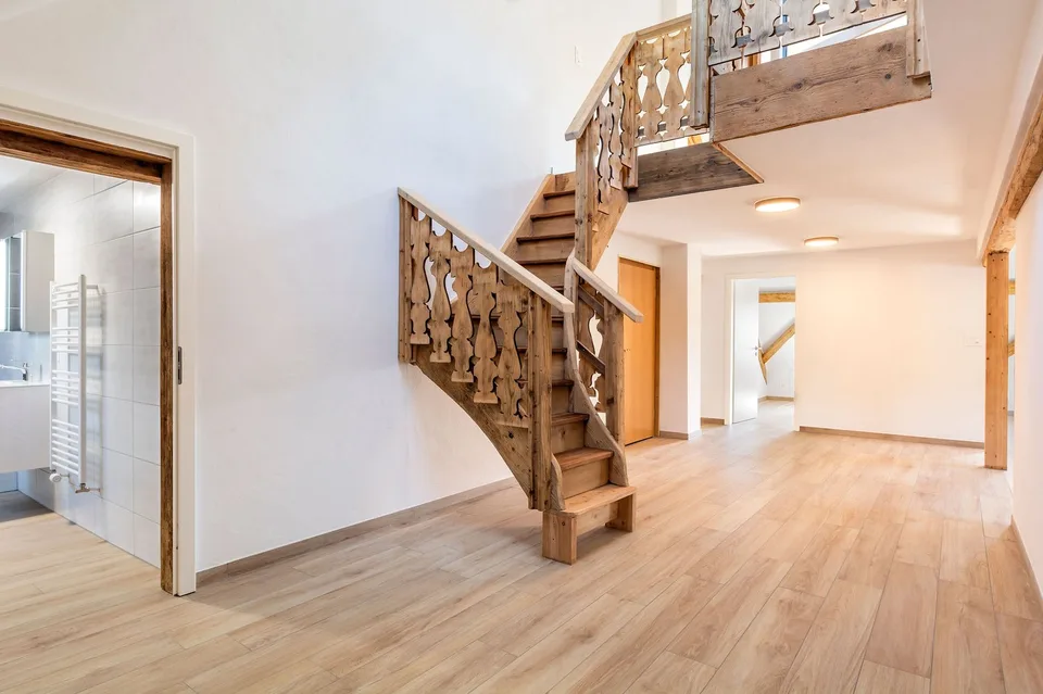 New, furnished duplex apartment — 5.5 rooms (3 bedrooms + gallery) — approx. 128 m² + loggia — Courfaivre