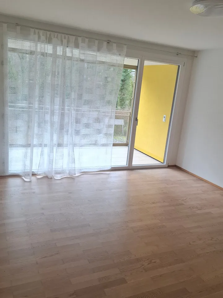 Moderne 2.5-Zimmer-Wohnung mit Balkon in Grellingen