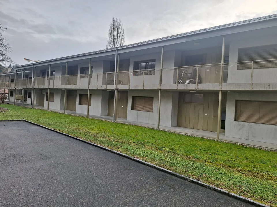 Moderne 2.5-Zimmer-Wohnung mit Balkon in Grellingen