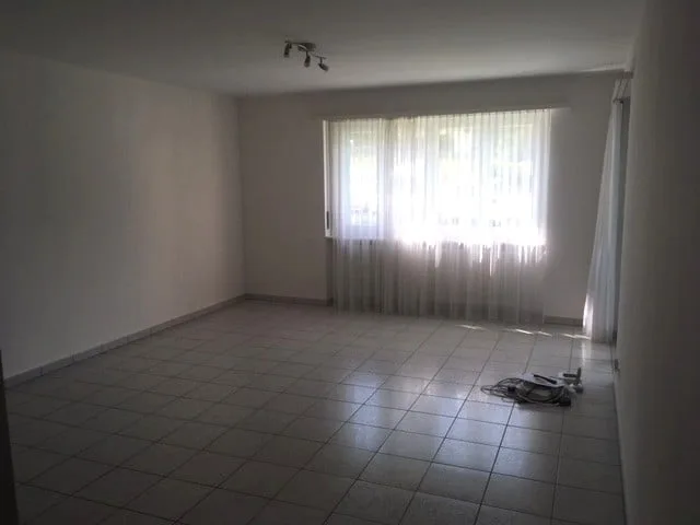 Wohnung 3.5 Zimmer, gut erschlossenes Wohngebiet