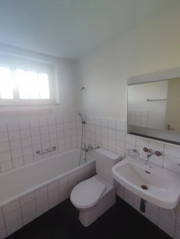 Zentrale Lage mit Blick ins Grüne! – Foto 7 von 8