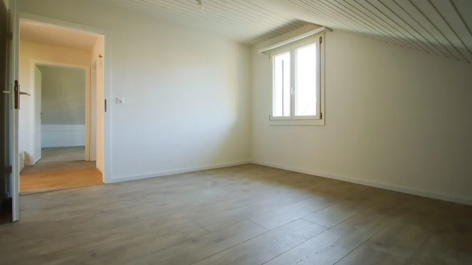 Appartement de 4.5 pièces rénové avec vue dégagée sur les Préalpes – photo 11 sur 14