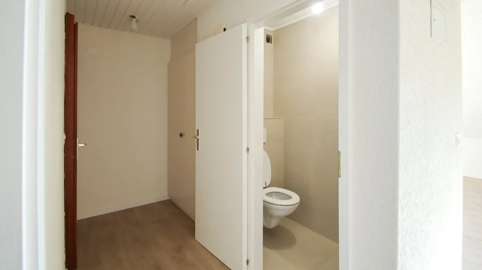 Appartement de 4.5 pièces rénové avec vue dégagée sur les Préalpes – photo 13 sur 14
