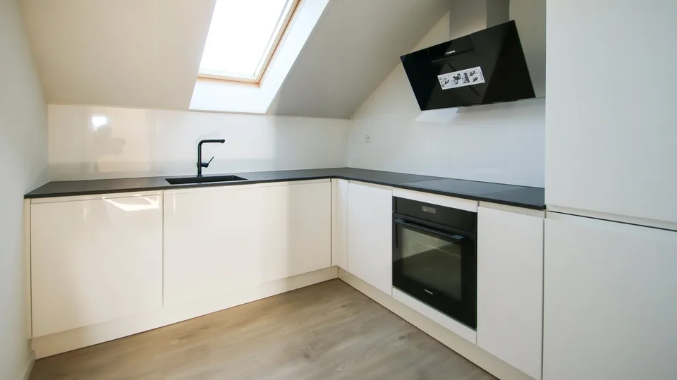 Appartement de 4.5 pièces rénové avec vue dégagée sur les Préalpes – photo 9 sur 14