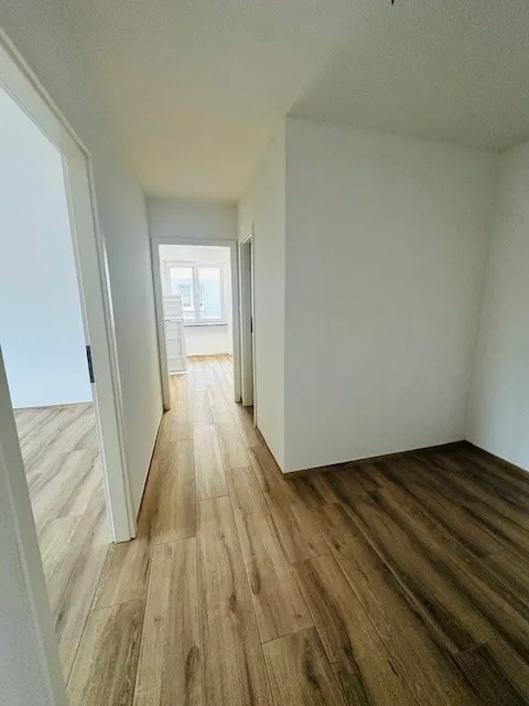 Helle, renovierte 3.5-Zimmer-Wohnung mit Balkon in Münchenstein – Foto 5 von 23