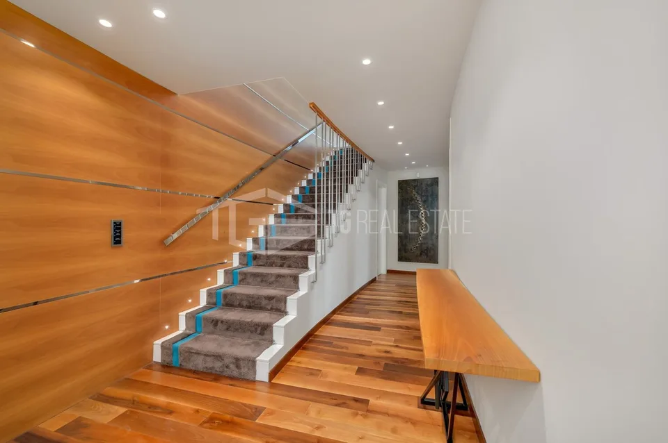 Repräsentatives Duplex-Penthouse mit Seeblick in Aldesago – Foto 15 von 15
