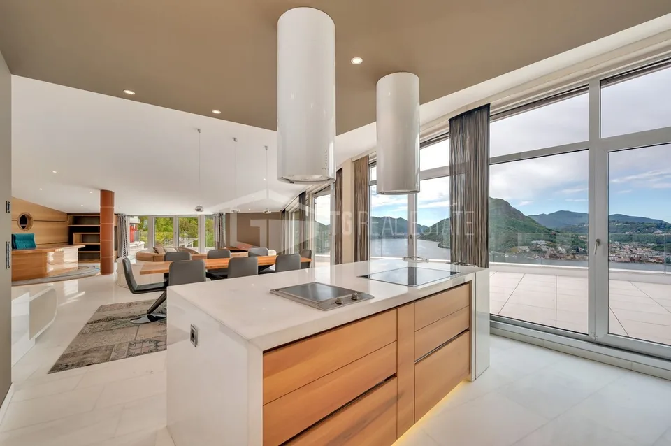 Repräsentatives Duplex-Penthouse mit Seeblick in Aldesago – Foto 6 von 15