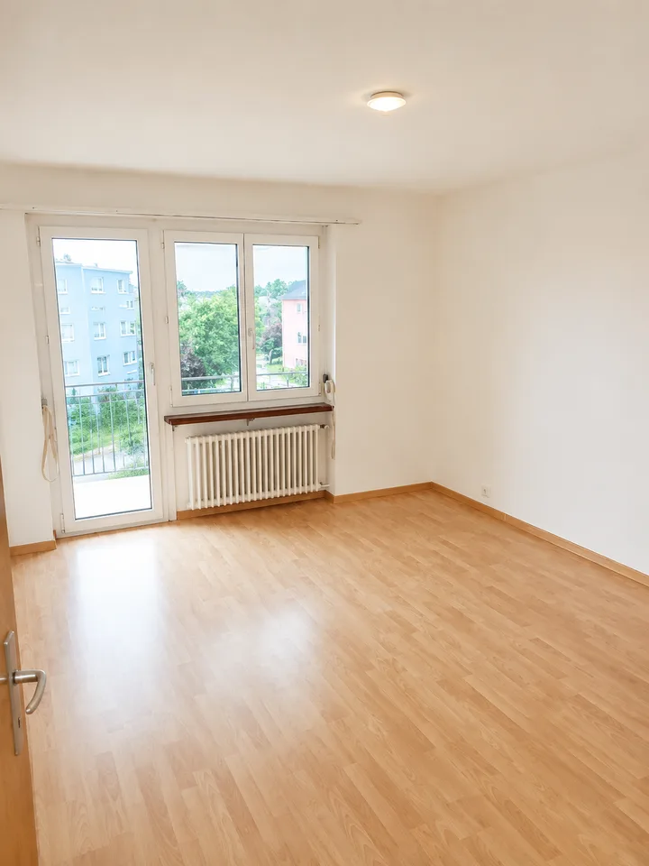 Spacieux appartement de 5 pièces avec balcon et belle vue à Fribourg – photo 9 sur 12
