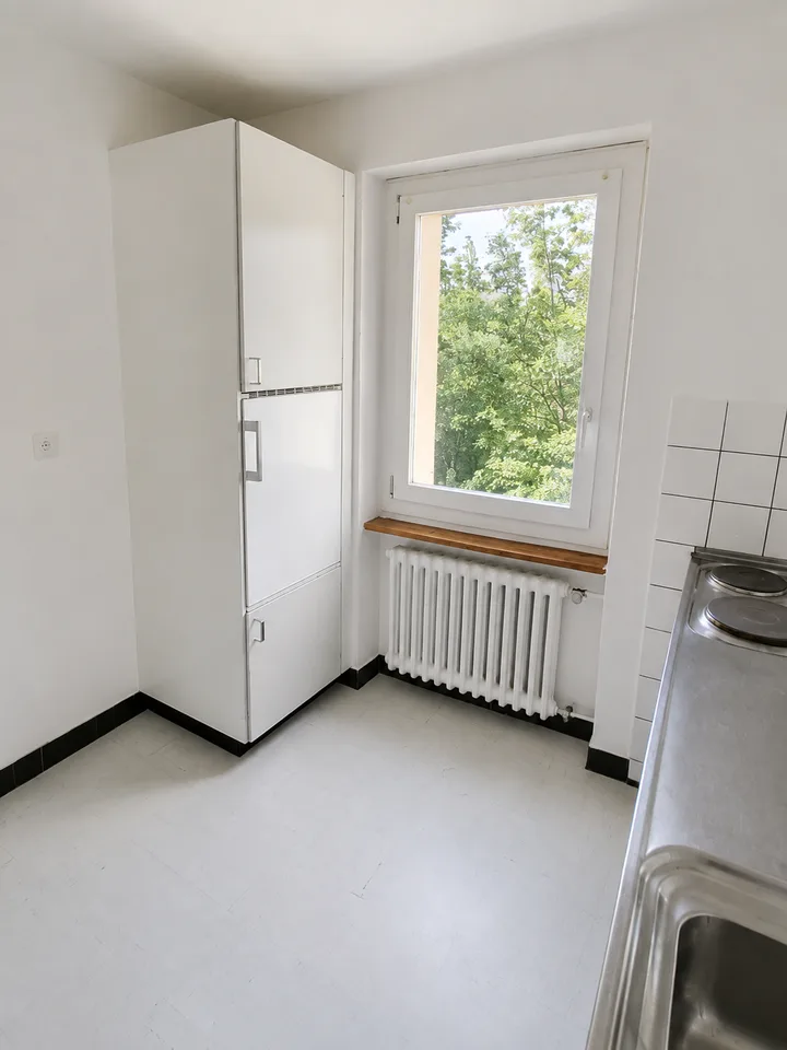 Spacieux appartement de 5 pièces avec balcon et belle vue à Fribourg – photo 2 sur 12