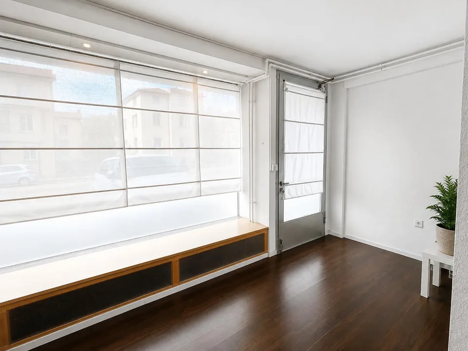 Espace commercial et de détail polyvalent avec une façade vitrine attractive – photo 7 sur 10