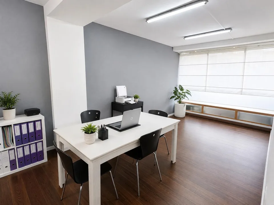 Espace commercial et de détail polyvalent avec une façade vitrine attractive – photo 10 sur 10