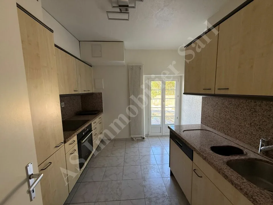 Geräumige 3,5-Zimmer-Wohnung mit Terrasse und Dachboden