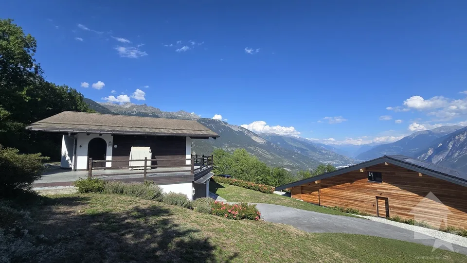 Chalet mit Außenpool in Randogne – Foto 5 von 13