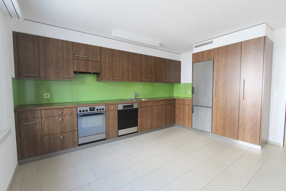 LOTS OF SPACE IN YOUR NEW HOME - Spacious 4.5-room maisonette apartment for rent.