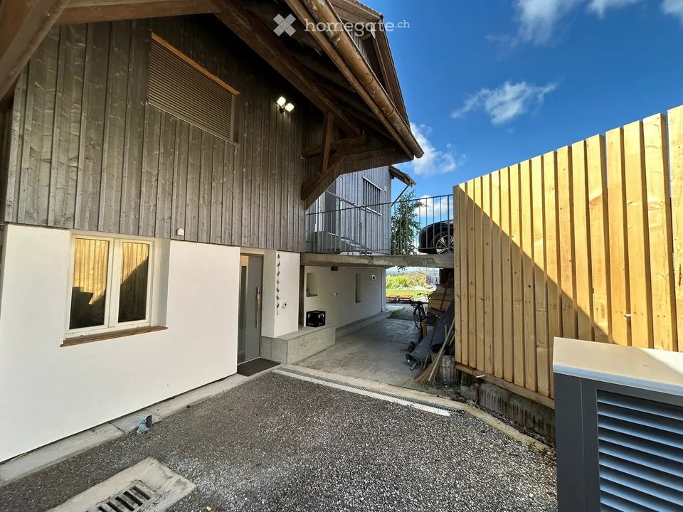 Moderne 3.5-Zimmer-Wohnung in ruhiger Lage von Truttikon und mit einzigartiger Gartenanlage
