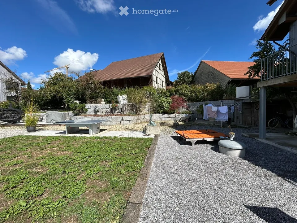 Moderne 3.5-Zimmer-Wohnung in ruhiger Lage von Truttikon und mit einzigartiger Gartenanlage