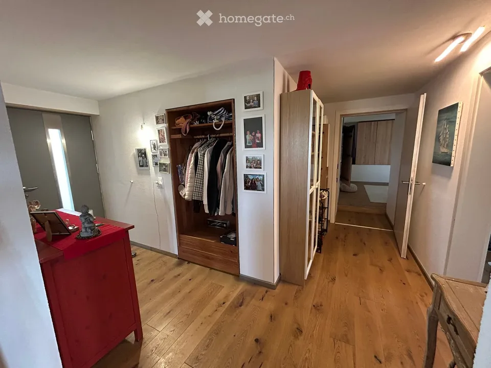 Moderne 3.5-Zimmer-Wohnung in ruhiger Lage von Truttikon und mit einzigartiger Gartenanlage