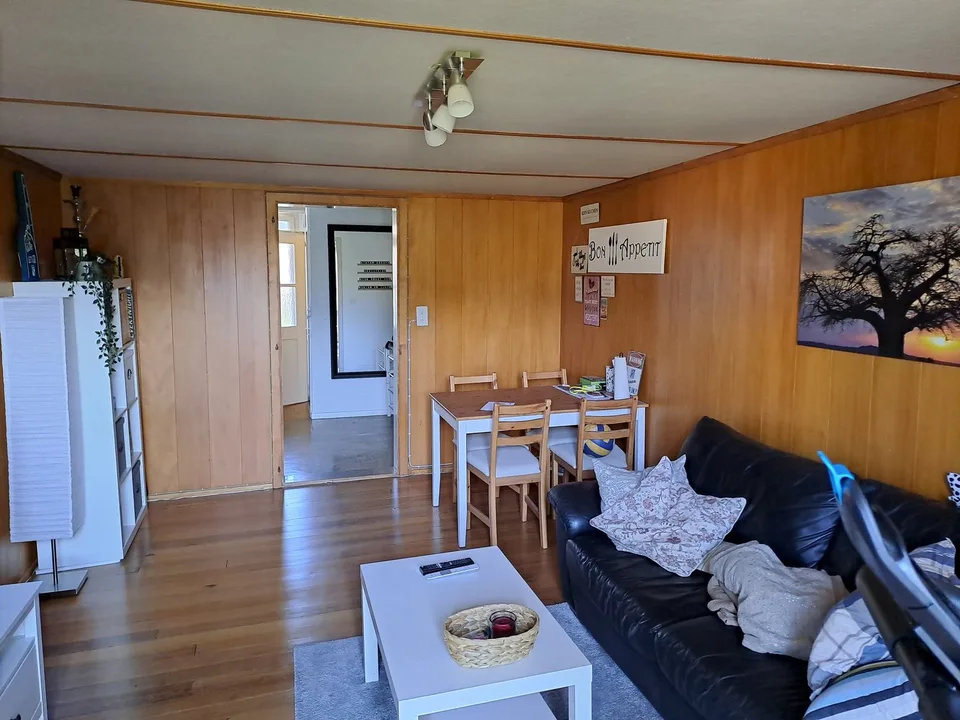 Appartement de 2,5 pièces dans un immeuble ancien avec balcon