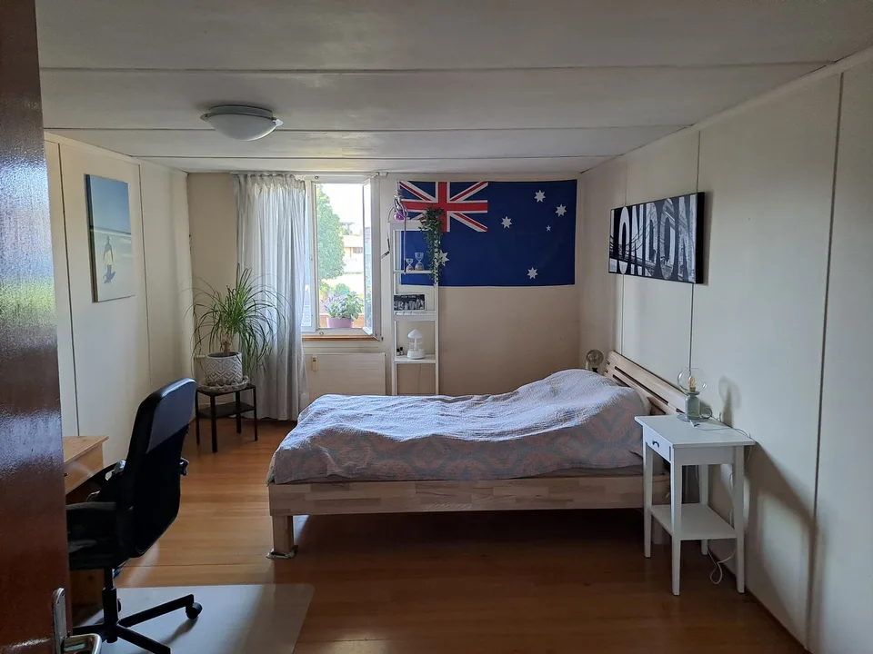Appartement de 2,5 pièces dans un immeuble ancien avec balcon