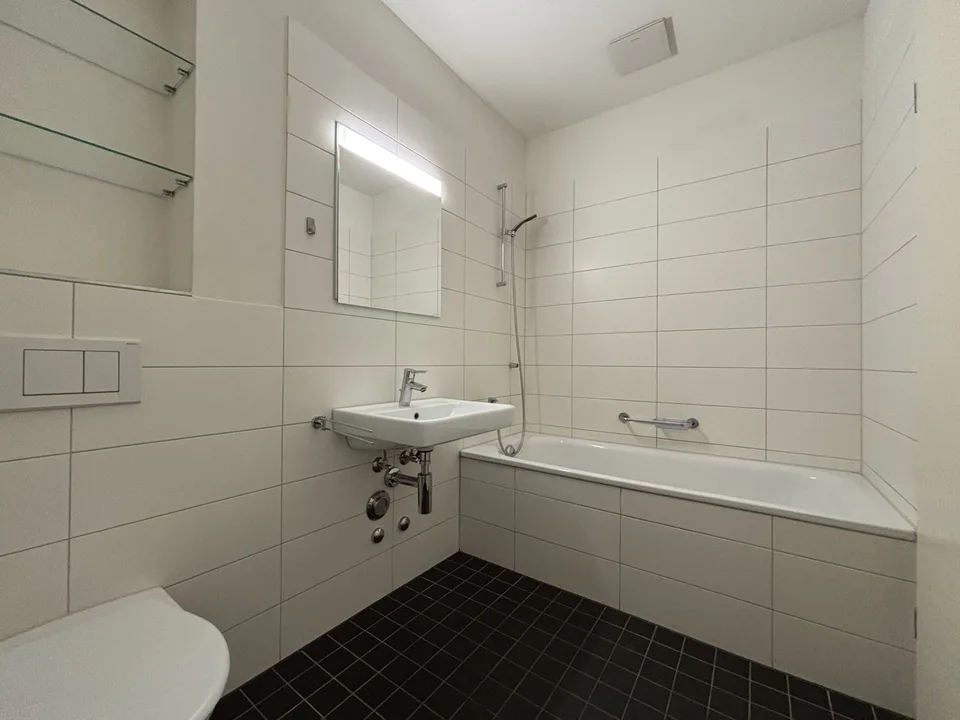 Grosszügige Loft mit separatem Schlafzimmer – Foto 8 von 12