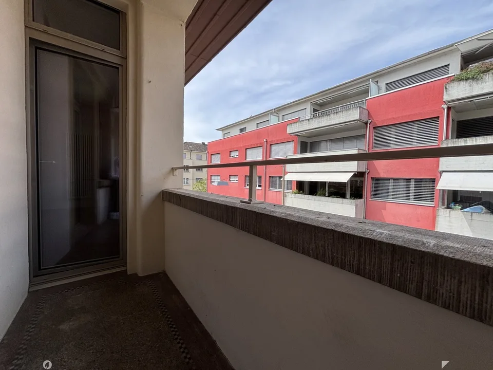 Grosszügige Loft mit separatem Schlafzimmer – Foto 7 von 12