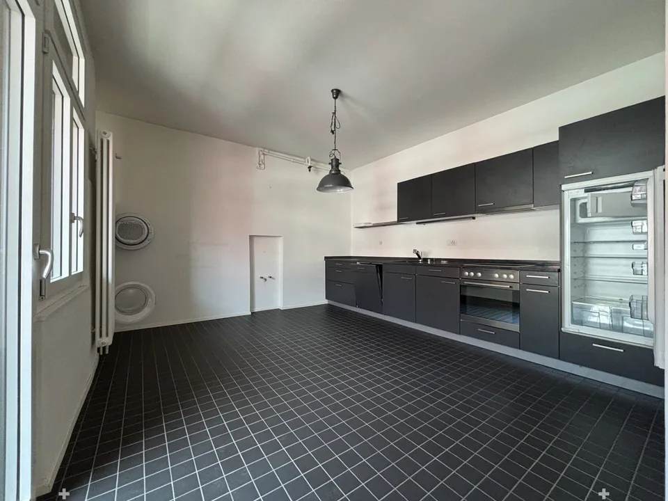 Grosszügige Loft mit separatem Schlafzimmer – Foto 6 von 12