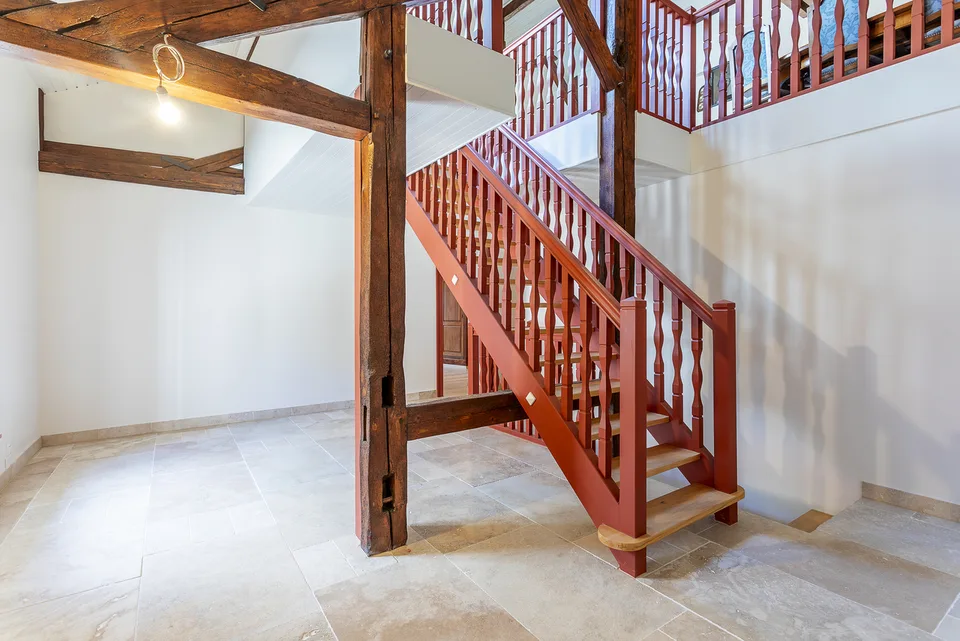 Maison de village rénovée | Volumes, charme et authenticité – photo 3 sur 13