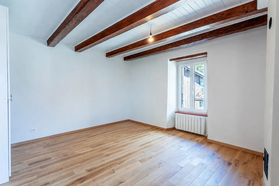 Maison de village rénovée | Volumes, charme et authenticité – photo 8 sur 13