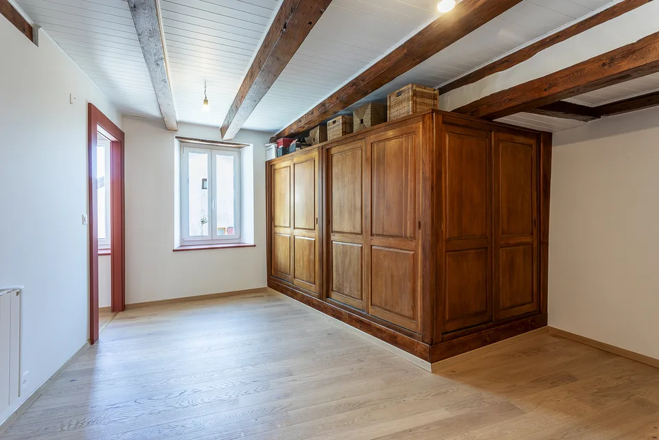 Maison de village rénovée | Volumes, charme et authenticité – photo 7 sur 13