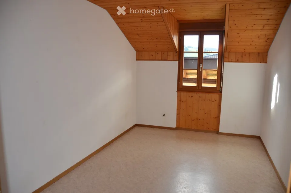 Appartamento mansardato di 4,5 locali a Plaffeien