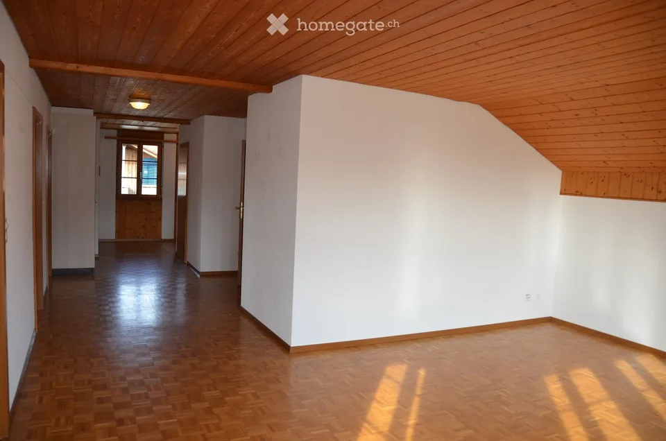 Appartamento mansardato di 4,5 locali a Plaffeien