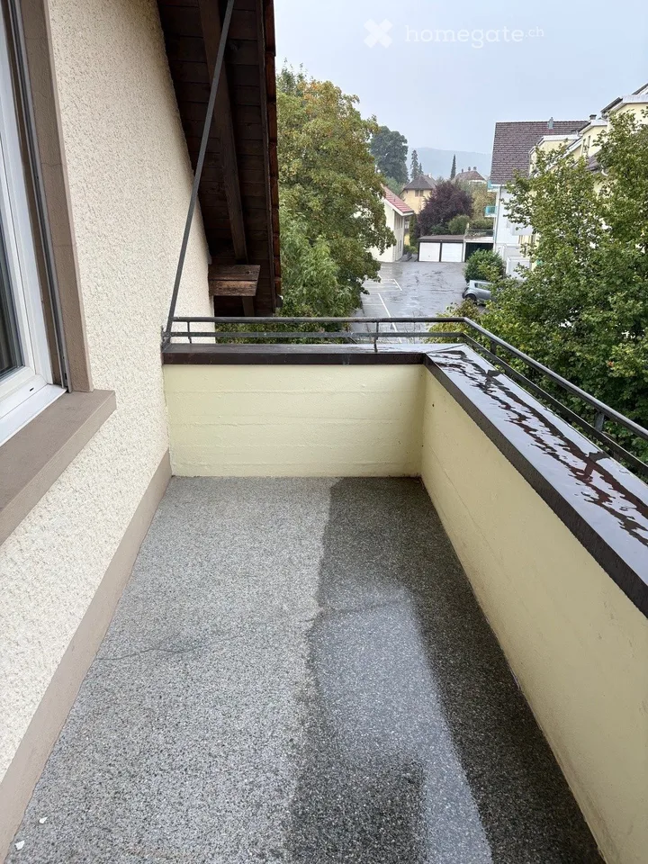 Charmant appartement 3.5 pièces avec balcon et belle vue à Belp