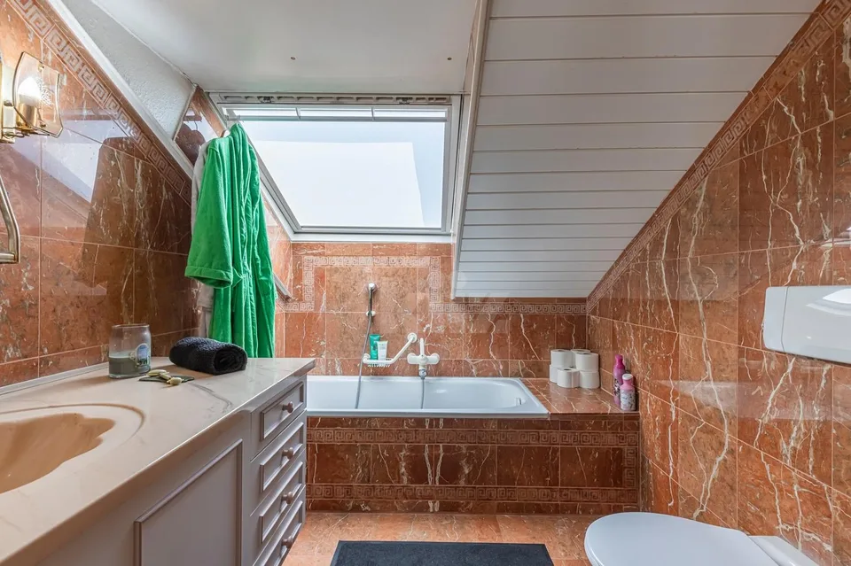 Charmanter Einzelhaus mit 3 Wohnungen – Foto 6 von 13