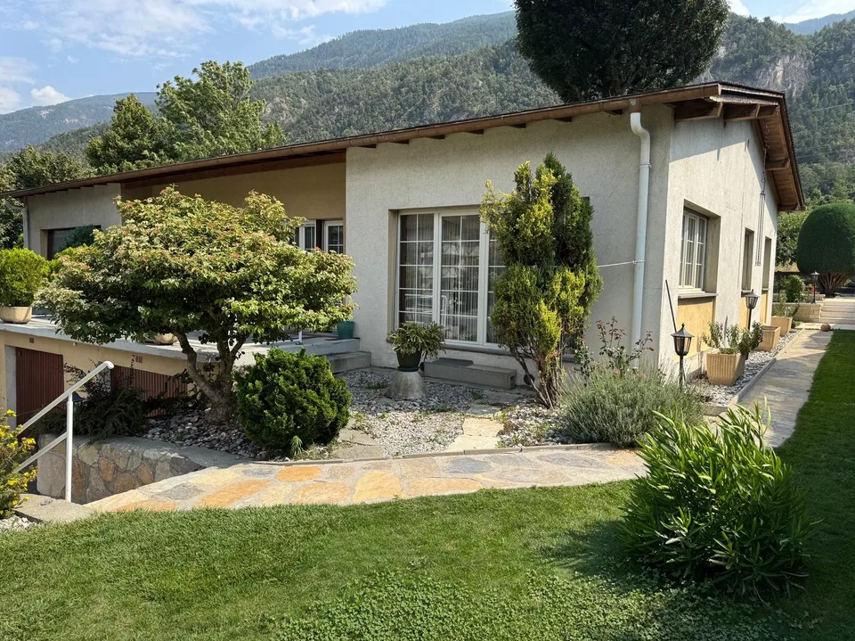 Reihenhaus / 4,5 Zimmer / Grône / Ref. 10262603 / EXKLUSIVITÄT – Foto 2 von 13