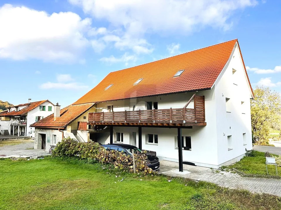 HOCHWERTIG KERNSANIERT, AN RUHIGER LAGE – Foto 1 von 6