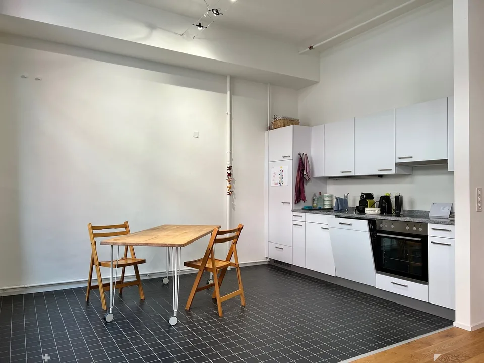 Grosszügiges Loft-Atelier / Büro an zentraler Lage – Foto 5 von 7
