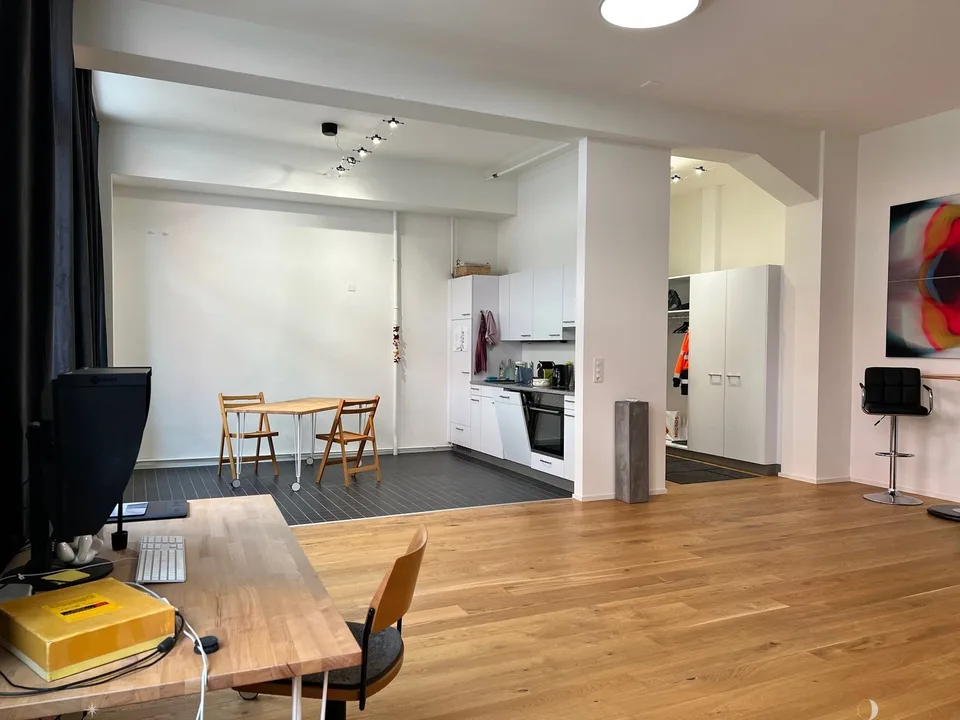 Grosszügiges Loft-Atelier / Büro an zentraler Lage – Foto 3 von 7