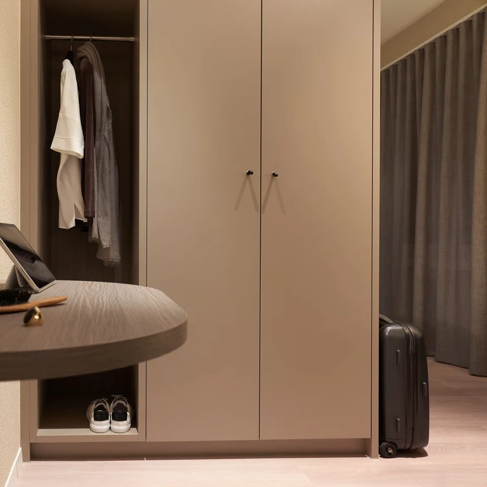Studio Penthouse Apartment möbliert und neu renoviert in Zürich Oerlikon – foto 5 di 6