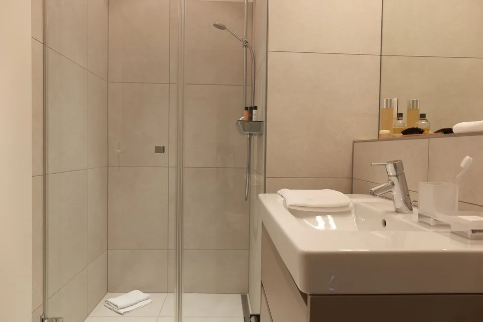 Studio Penthouse Apartment möbliert und neu renoviert in Zürich Oerlikon – foto 2 di 6