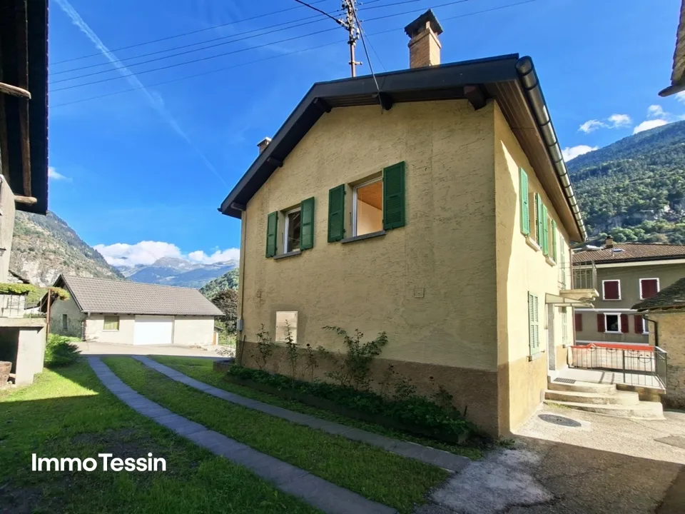 Spacious and completely renovated house with 7 bedrooms in a quiet location at a top price – photo 4 of 13