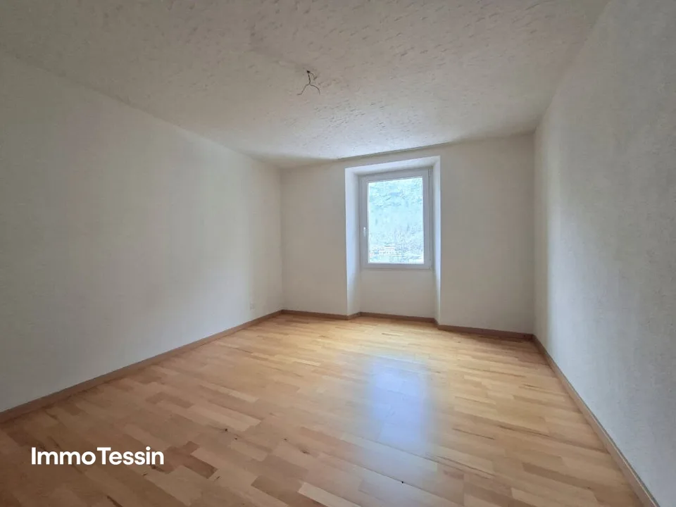 Spacious and completely renovated house with 7 bedrooms in a quiet location at a top price – photo 9 of 13