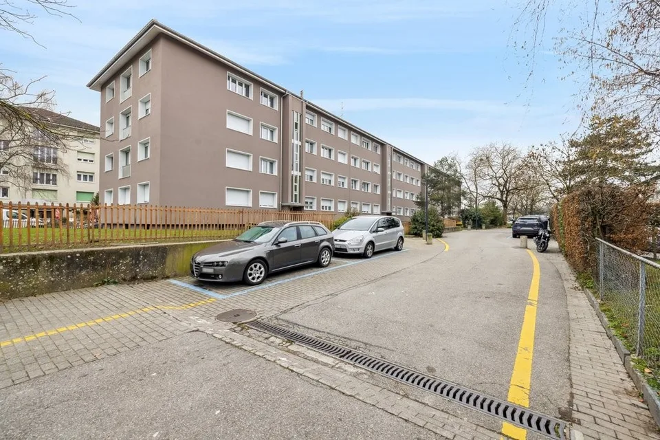 Appartement complètement rénové de 3 pièces proche de l'aéroport
