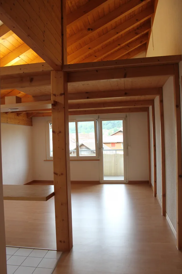 Charmante 2.5-Zimmer-Wohnung mit Bergblick in Spiez