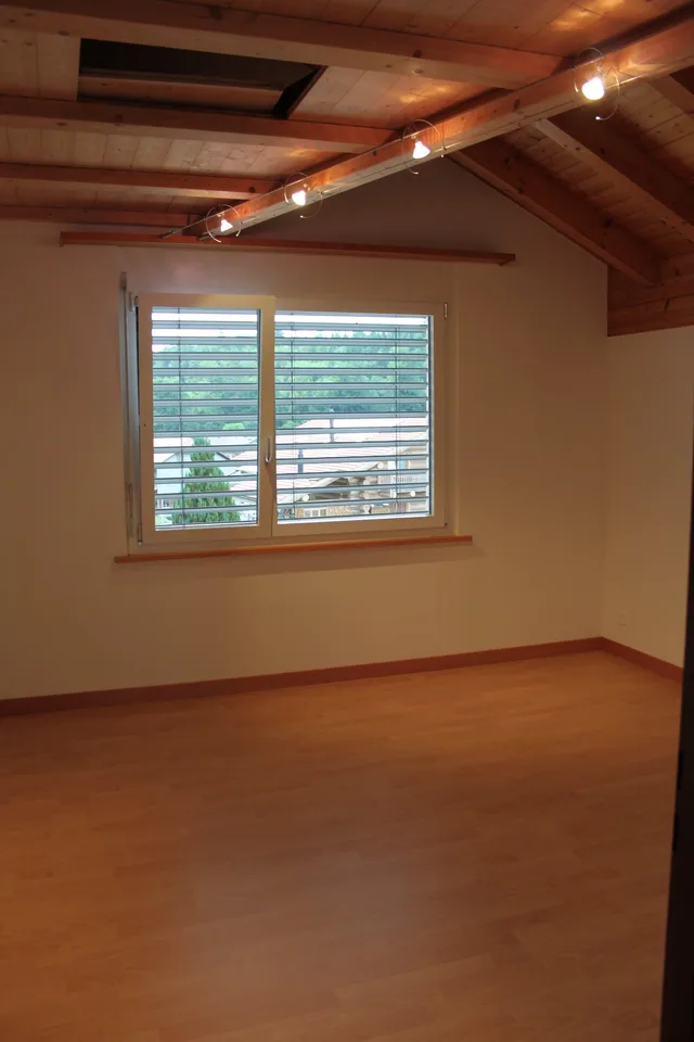 Charmante 2.5-Zimmer-Wohnung mit Bergblick in Spiez