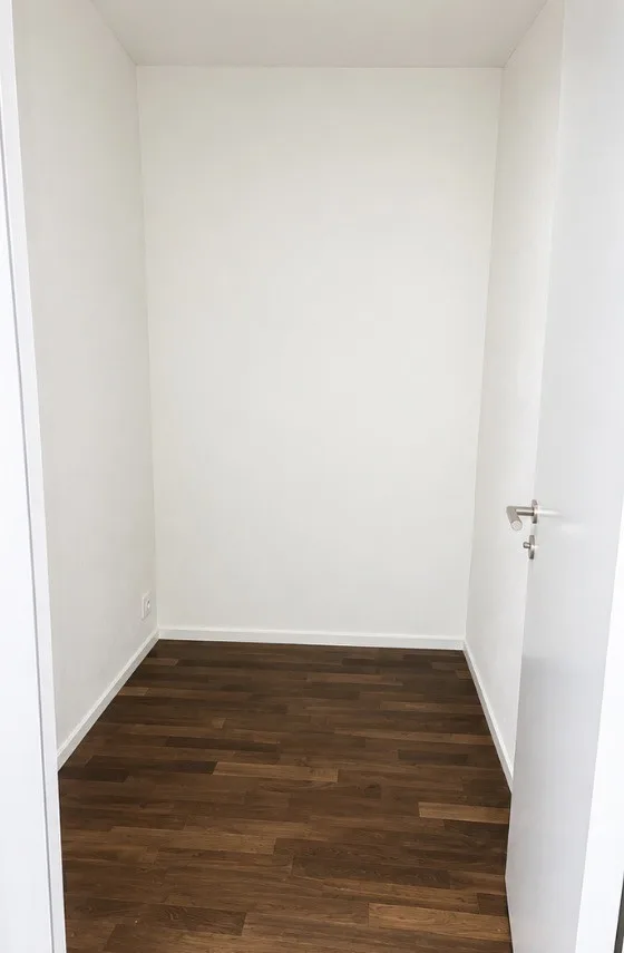 Modern 4.5-Room Apartment with Panoramic Countryside Views, Loggia & EV Parking