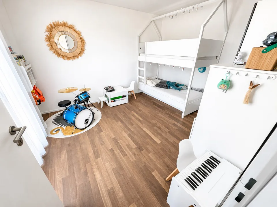 Modern 4.5-Room Apartment with Panoramic Countryside Views, Loggia & EV Parking