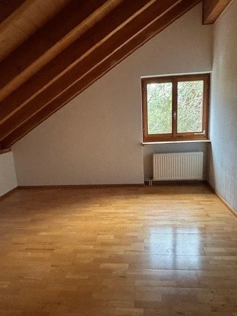 Casa unifamiliare ben tenuta di 5½ locali in posizione tranquilla e soleggiata – foto 9 di 25